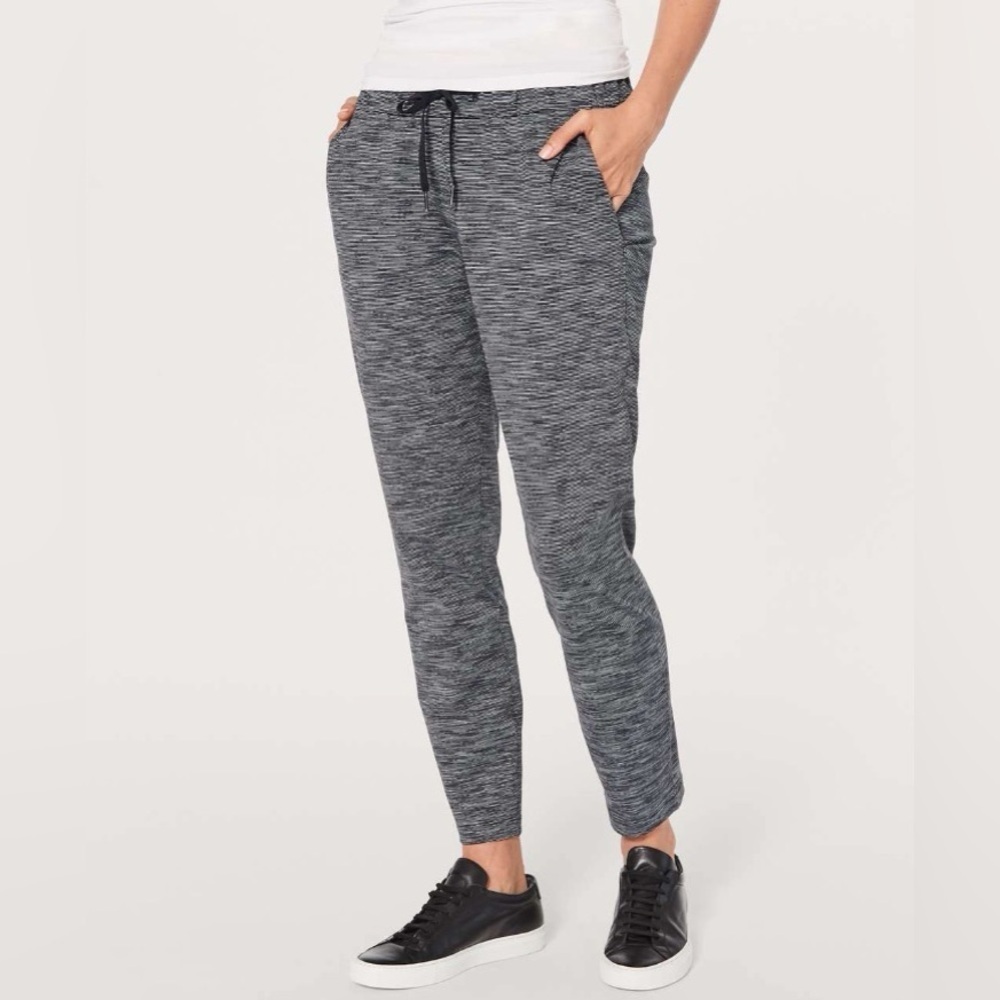 LULULEMON On The Fly Pant 28in We Are From Space Black Slate Size 10